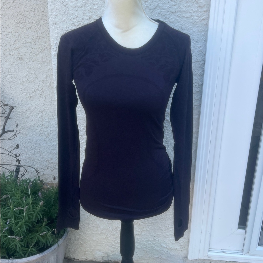 Lululemon Swiftly Tech Floral Plum Ling Sleeve Top Women's Size 6
